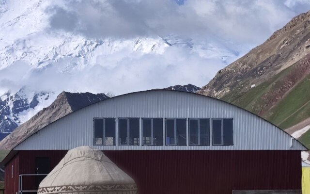 Глэмпинг Achik-Tash Base Camp