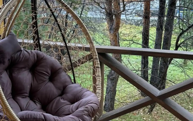 102 v Family Alley Apartments