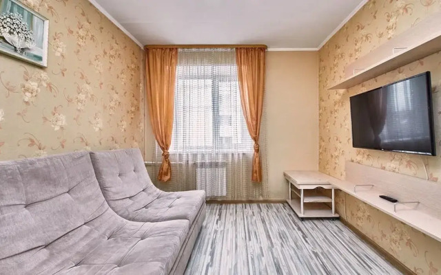 Апартаменты Двухкомнатные Ул. Учебная, 15 Лагерный сад клиника Савиных