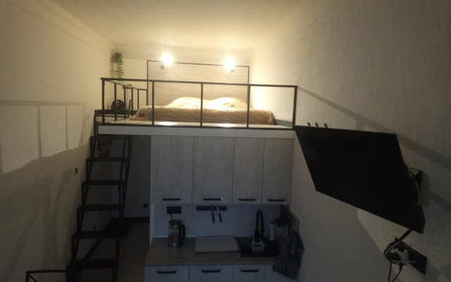 Квартира Студия в Историческом Доме с Достопримечательностями