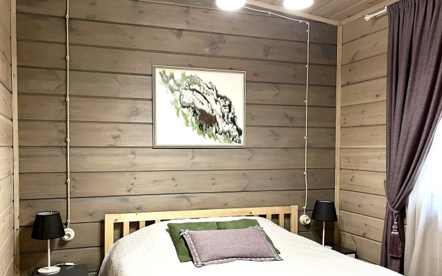 Домик на опушке на берегу Озера Волго на Селигере - коттеджи Сосновый бор