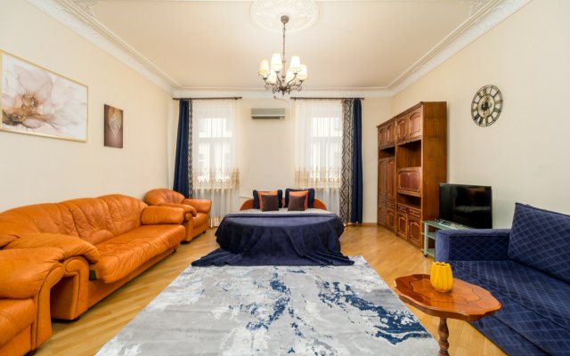 Апартаменты 3 спальни у Казанского собора 10 гостей