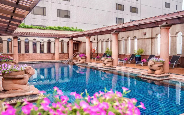 Отель Crowne Plaza Bangkok Lumpini Park by IHG