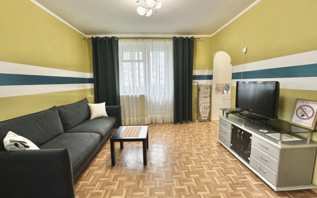 U DK Metallurgov. Barbaris One-room Apartments