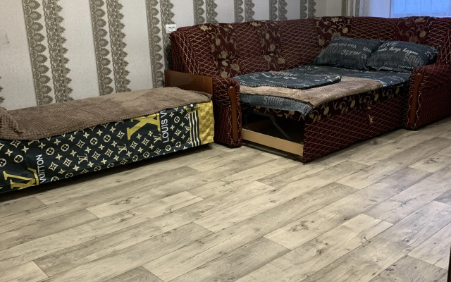 Na Baklanovskom prospekte 97 Flat