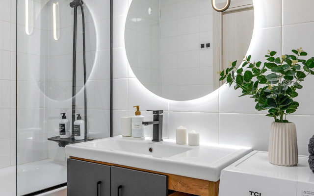 Yevro-2 U Metro Lesnaya Flat