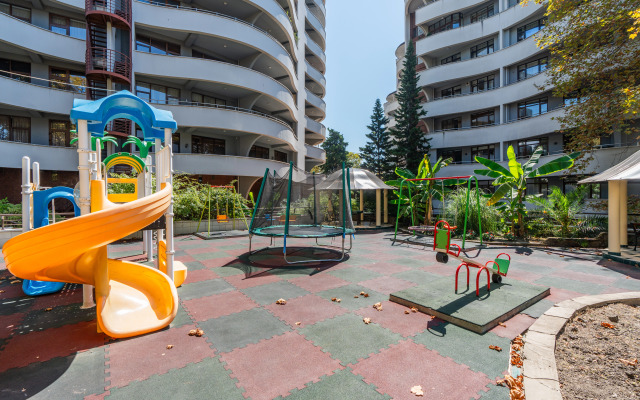 Апартаменты с двумя мастер-спальнями на первой береговой линии