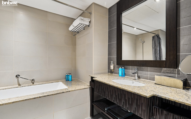 Апартаменты Bnbmehomes Lux2-Bedroom Spectacular Sea Views - 130