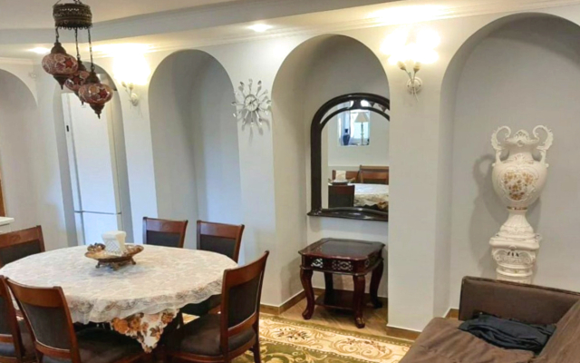 Na Yermolova 24 Private House
