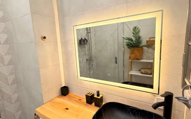 Uyutnaya Studiya S Vidom Na Gory Apartments