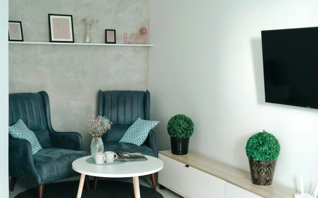 S Elegantnym Interyerom Ryadom S Parkom Flat