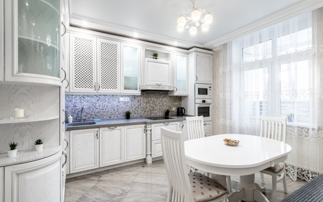 Dvukhkomnatnaya Apart-Oteli v shagovoy dostupnosti ot parka Galitskogo Flat