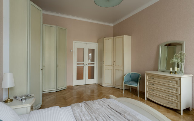 Elegantnaya Kvartira S Kaminom Apartments