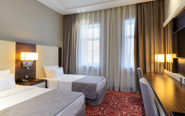 Hotel Senator