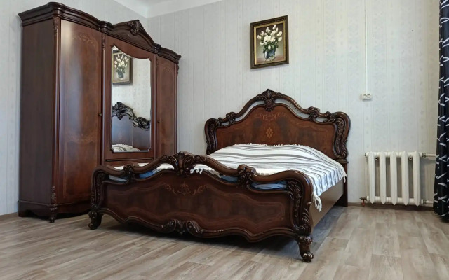 Квартира на набережной