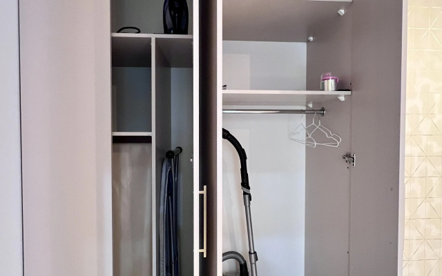 Lyuks Ryadom S Plyazhem Flat