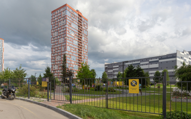 Sleepnsk Svetlaya Dvukhkomnatnaya Ryadom S Akvaparkom Apartments