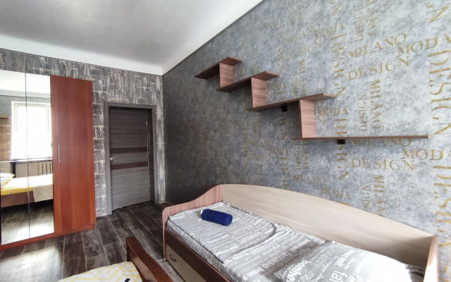 Квартира двухкомнатная Ленинградская 21