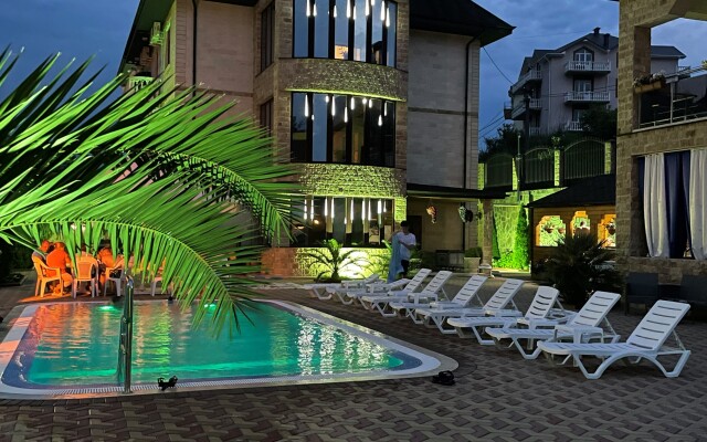 Zolotoy Lev Guest House