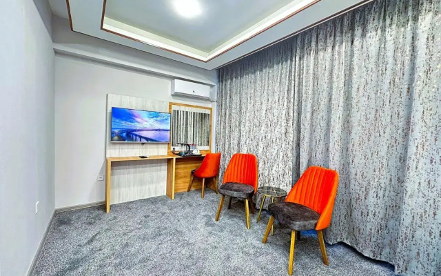 Amazon Hotel