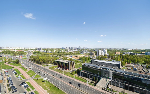 Apartments S Zakhvatyvayuschim Vidom Na Prospekt Dzerzhinskogo