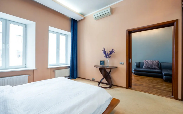U Burdenko Flat