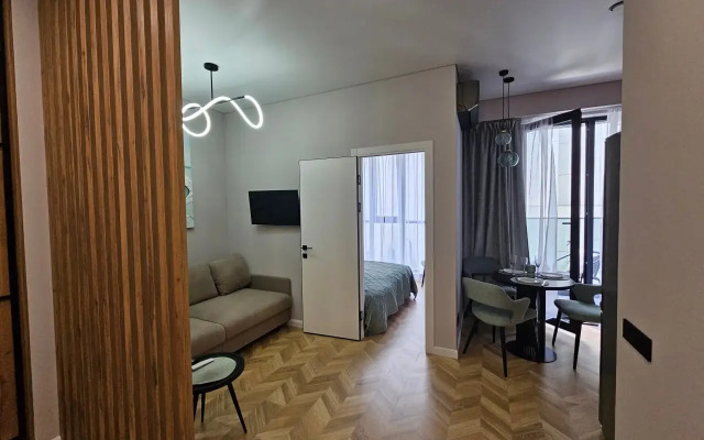 V Tsentre Sochi S Basseynom Flat