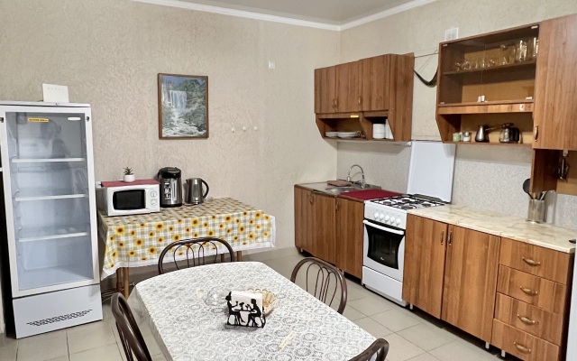 Zolotoy Shmel Guest House