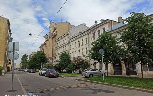 Uyutnaya Mansarda V Tsentre Apartments