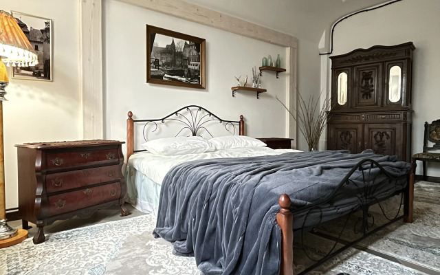 Unikalnaya Vintazhnaya 250 кв. м. Flat