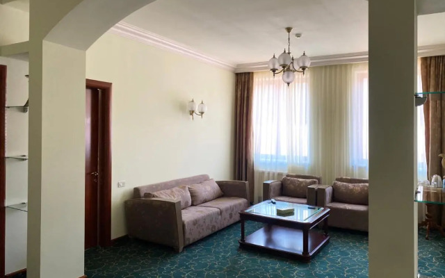 Hotel Russia