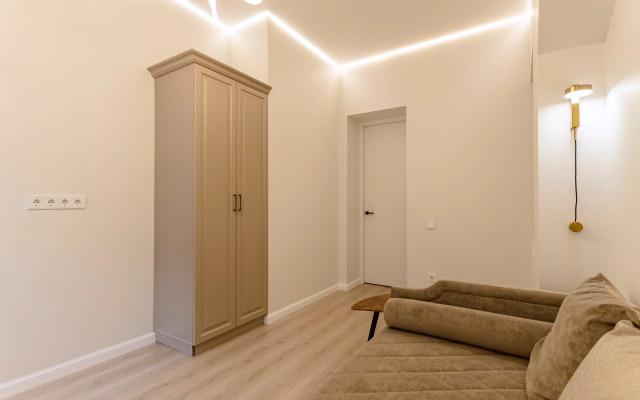 Travertin Kuznetsov Flat