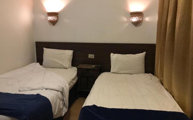 Hoppa Guest House