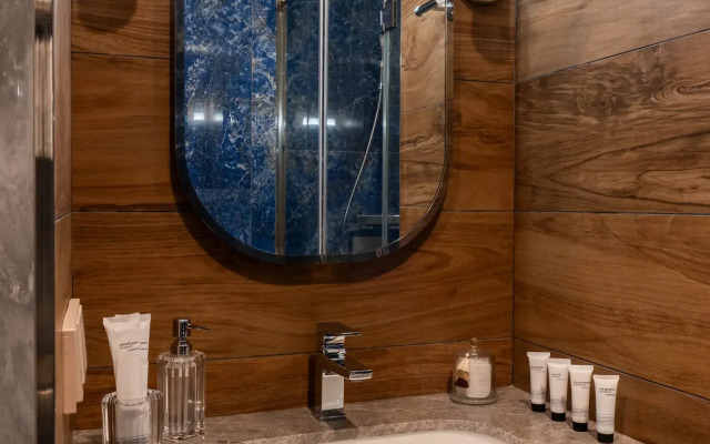 Look&Feel Aristocrat Apartments