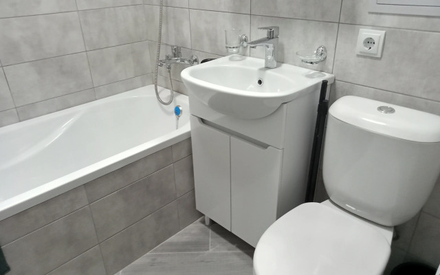 Komfort I Tishina Apartments