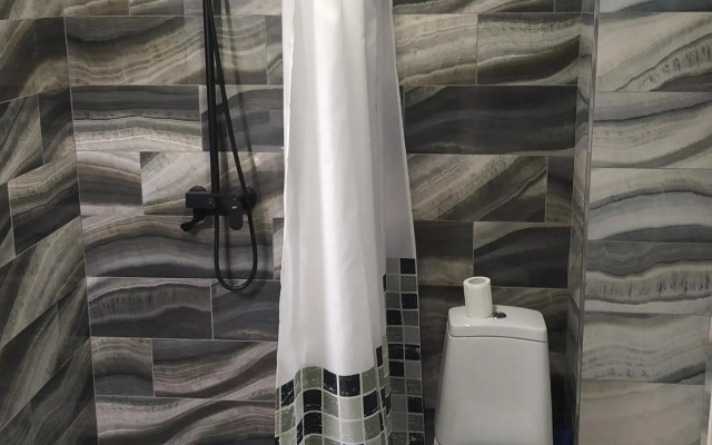 Апартаменты RentHome студия Изумруд на Южном шоссе у ТЦ Амбар