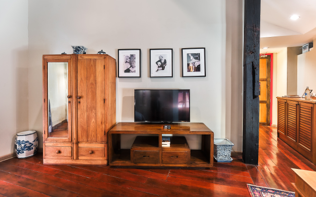 Prince Theatre Heritage Stay Hostel - Silom