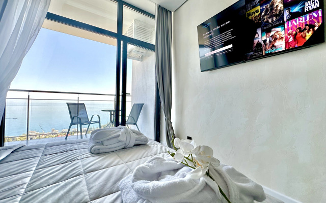 Апартаменты LS-Lux-Sunshine с видом на море с 15 этажа