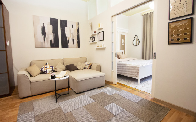 Na Tverskoy Flat