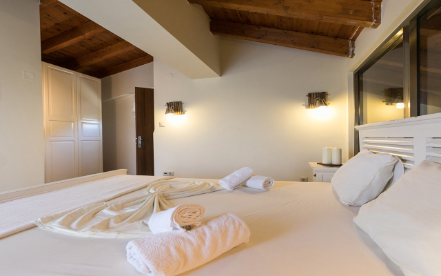 Inuit I Luxury Pool Sani Villa