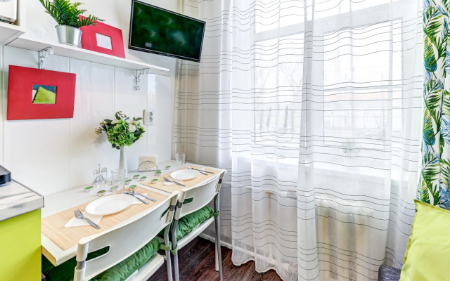 Апартаменты 1 рядом с метро Елизаровская (ОО1)