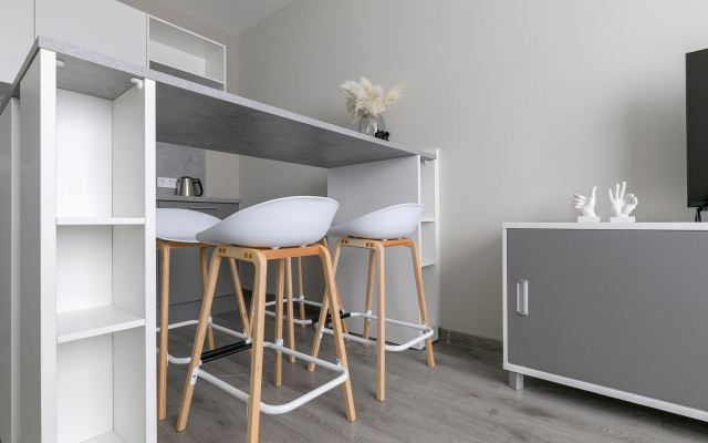 10 Apartment