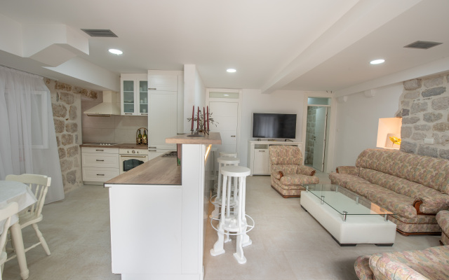 Djurisic Guest House