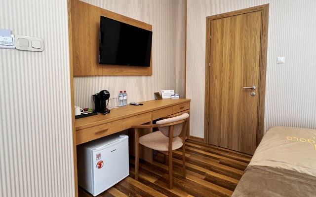Gold Niyara Hotel