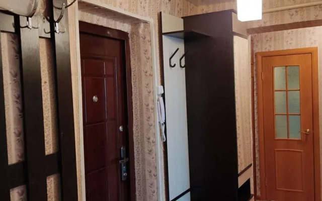 V Molodezhnom Kvartale, 1 Flat