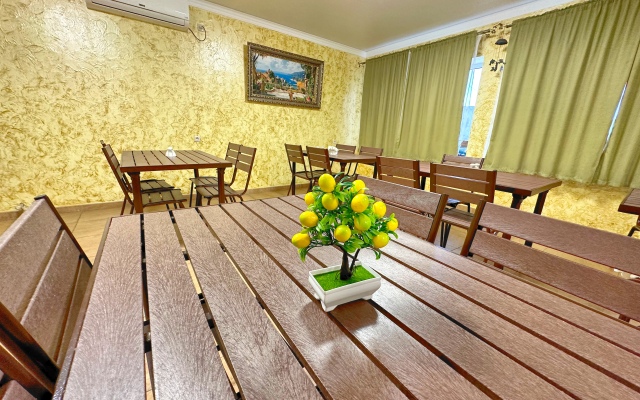 Курортный Отель GardenBerry Hotel