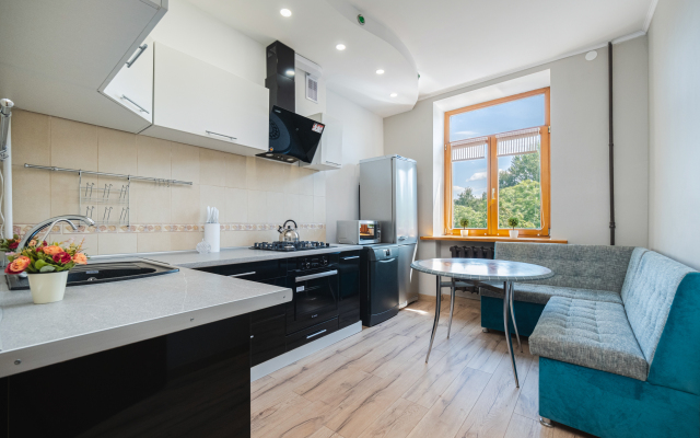 Dvukhkomnatnaya Vozle Vokzala Flat