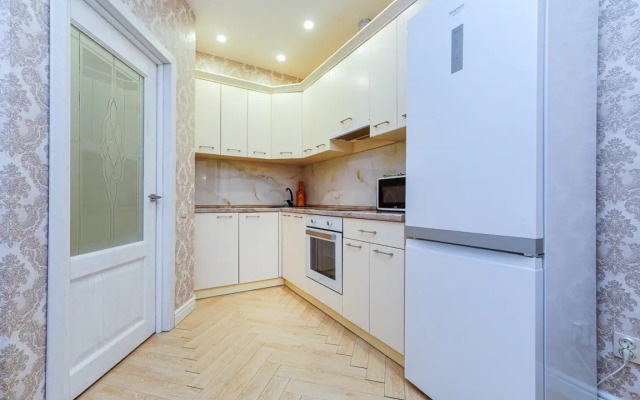 8 Krymskiy Mamayka Apartment