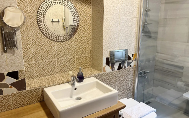 3 Bedroom with Local Charm in Galata Apartments