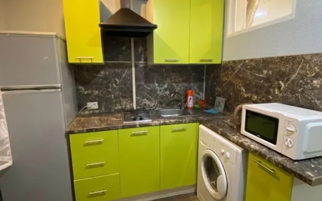 Квартира для командировочных рядом с заводами Лукойл, Каустик;